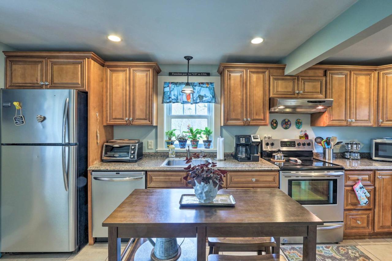 Remodeled Farmhouse In Waterford Near 2 Beaches! Ngoại thất bức ảnh
